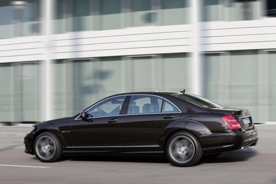  Mercedes-Benz S63 AMG 2010 года  (фото 17 из 24)